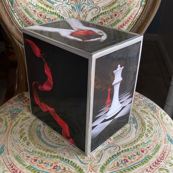 The Twilight books 1 - 4 hardback - Picture 4 of 4